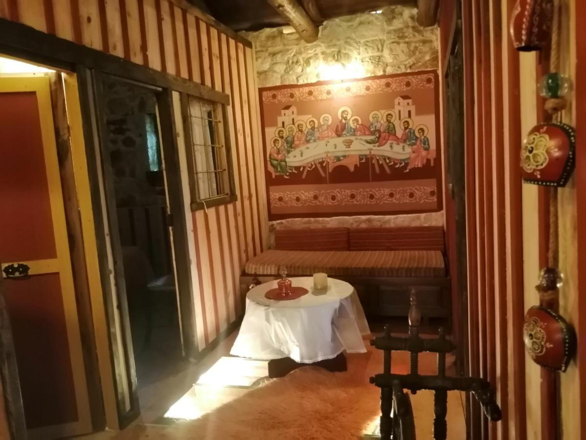 Yono'S Traditional House Ano Ravenia Exterior foto