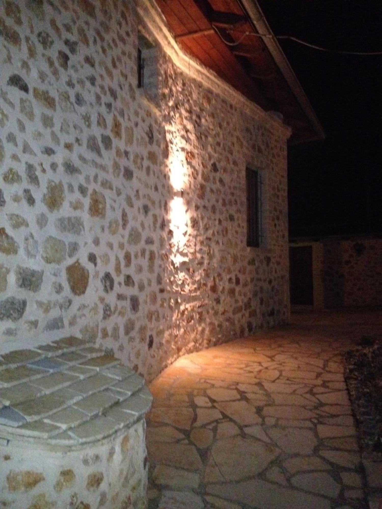 Yono'S Traditional House Ano Ravenia Exterior foto